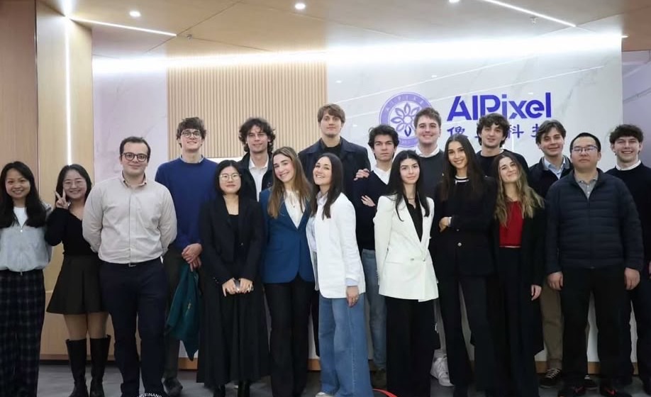 Members at AI Pixel in Shenzhen